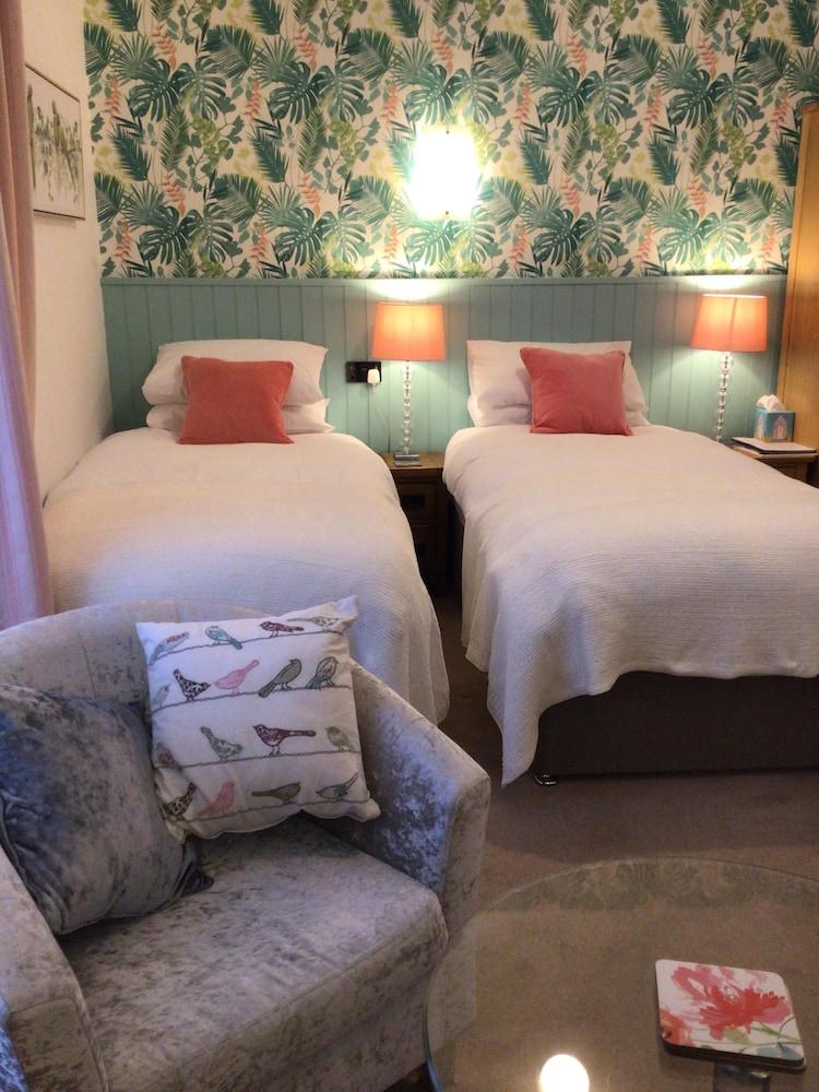 Birchleigh Guest House Grange-over-Sands Extérieur photo